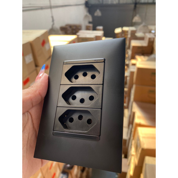 Cj Tomada Tripla 20a 4x2 - Pial Plus + Preto 